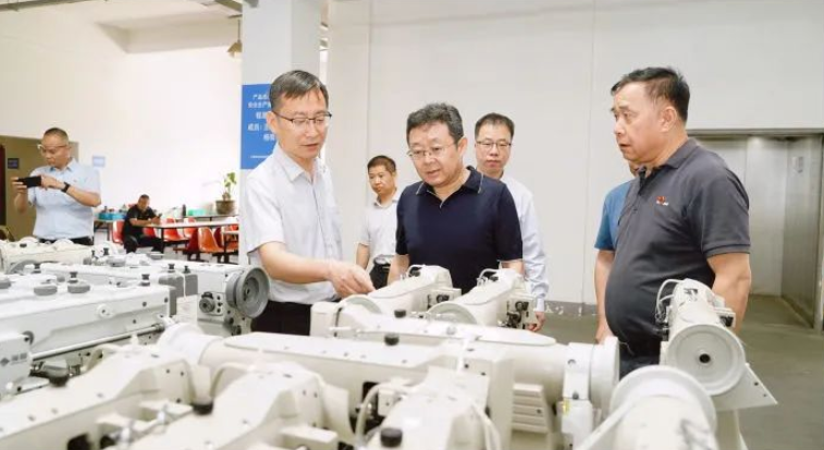 張立偉一行赴陜鼓章丘氣體、青島海發(fā)集團(tuán)、上海臨港產(chǎn)業(yè)區(qū)等單位考察調(diào)研