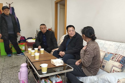 【“四進(jìn)萬(wàn)家系列活動(dòng)”】集團(tuán)開(kāi)展“進(jìn)萬(wàn)家門(mén)、訪(fǎng)萬(wàn)家情、解萬(wàn)家難、暖萬(wàn)家心”活動(dòng)